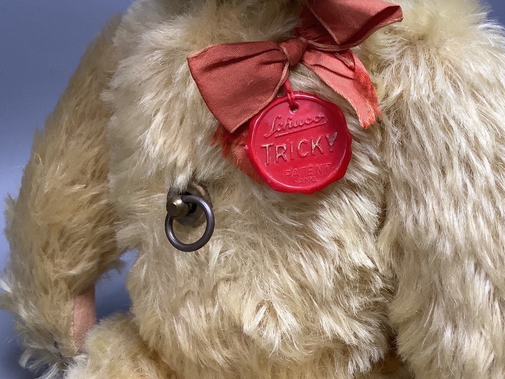 Schuko Tricky Yes/No bear, 1950's, in almost mint condition, music box not working 42cm